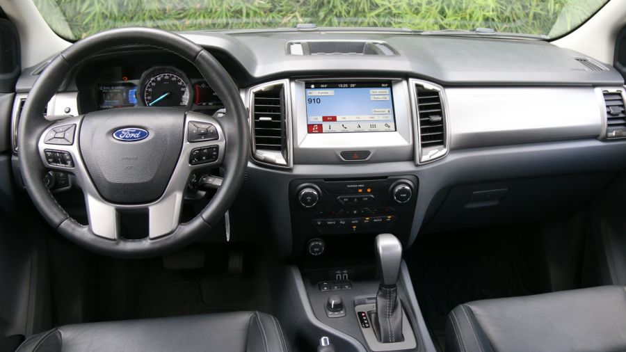 Ford Ranger Limited Black Edition vs Toyota Hilux GR Sport