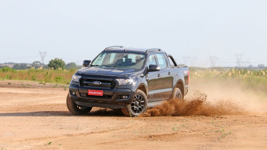 Ford Ranger Limited Black Edition vs Toyota Hilux GR Sport