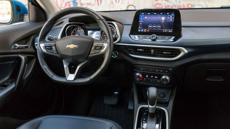 Volkswagen T-Cross Highline vs Chevrolet Tracker Premier
