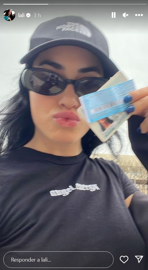 Lali votando