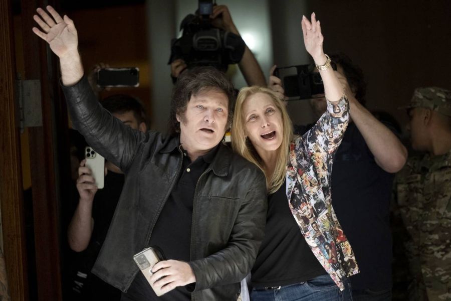 JAVIER MILEI Y KARINA MILEI
