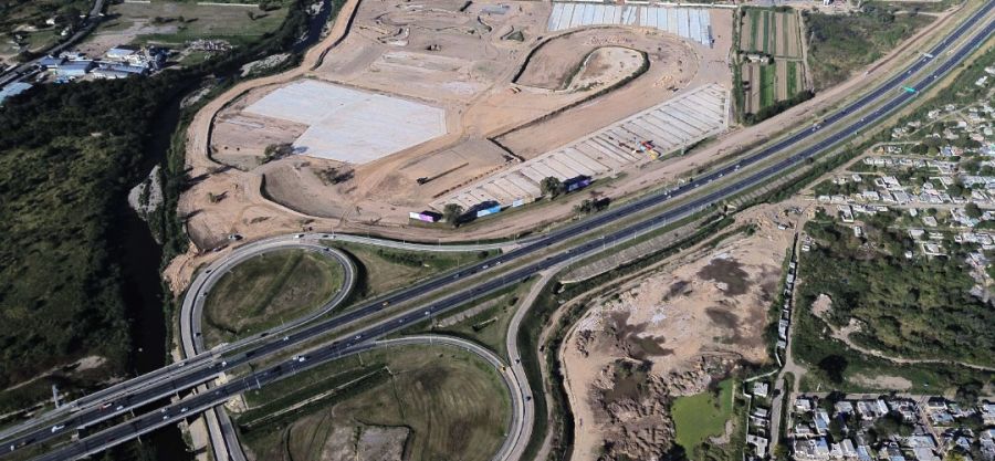 Infinito toma aérea de las obras en el emprendimiento