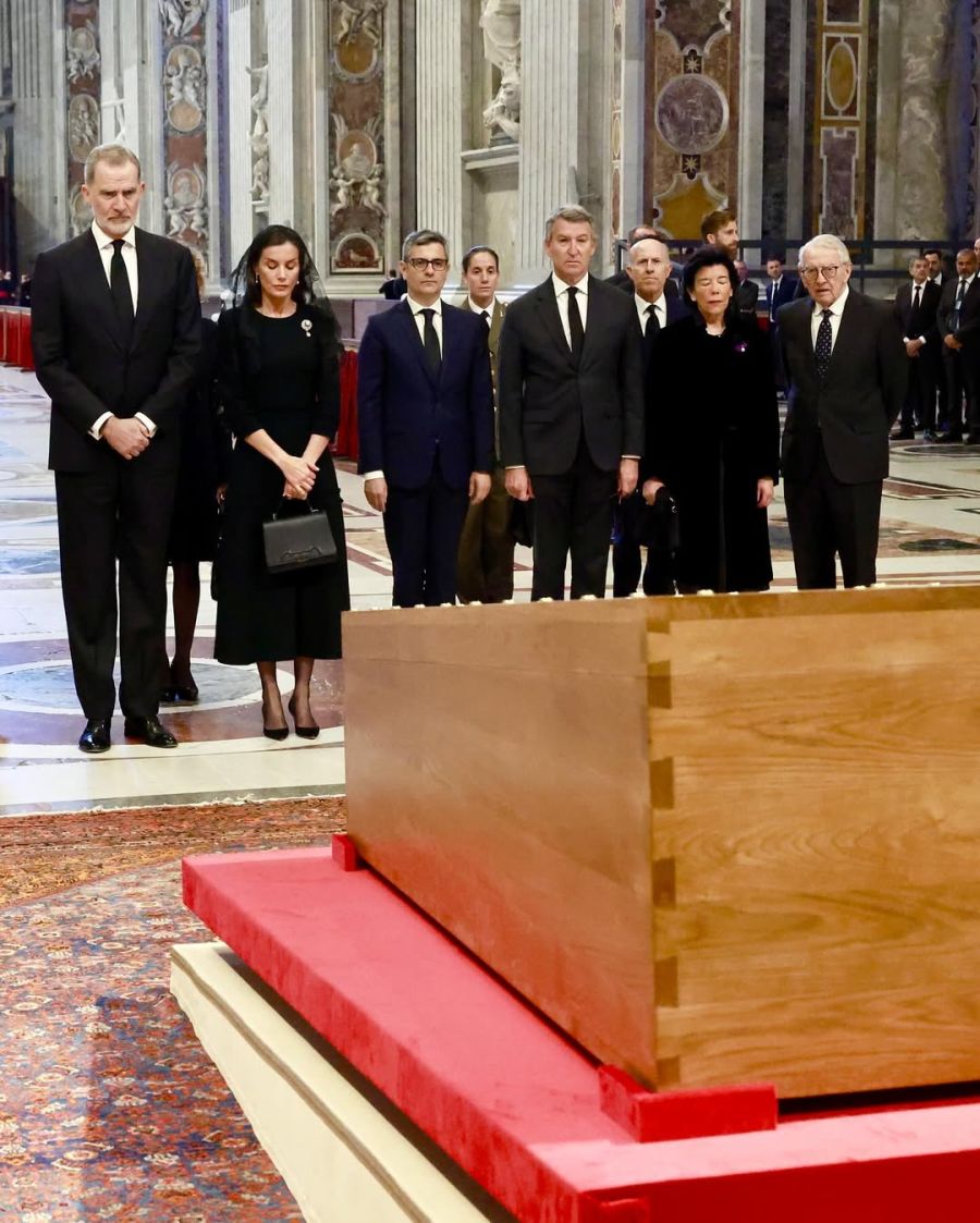 Rey Felipe y la Reina Letizia en el funeral del papa Francisco