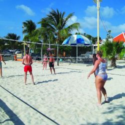 Voley en una de las playas de Curazao