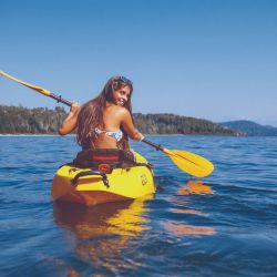 Cómo disfrutar de toda la naturaleza que ofrece Bariloche: rafting, kayak, cabalgatas, 600 km de senderos y más de 10 refugios de montaña.
