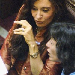 Antes. Cristina Kirchner y Vilma Ibarra en el Senado.  | Foto:CEDOC.