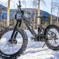La Jeep e-Bike se montó sobre un agresivo cuadro de aluminio y ruedas de 27 pulgadas con unas robustas cubiertas de 4,8 pulgadas de ancho.
