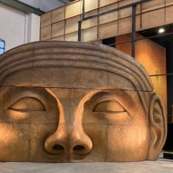 Colón Fábrica, en pleno barrio de La Boca, exhibe los magníficos vestuarios y decorados de nuestro primer Coliseo.