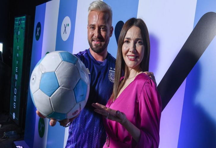  Iván Sasovsky, fundador de Expansion Holding junto a Cristina Pérez, periodista y conductora argentina.