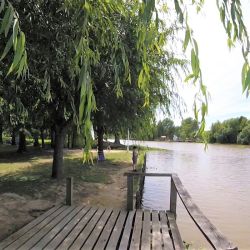 Una alternativa de descanso en Villa Paranacito , Entre Ríos, está en el camping Top Maló.