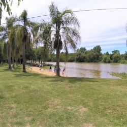 Una alternativa de descanso en Villa Paranacito , Entre Ríos, está en el camping Top Maló.