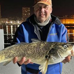 Desde el sábado al lunes, el pescador aprovechó los días de descanso y recorrió el país buscando buenos piques. 
