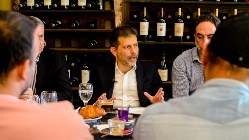 Gastón Utrera en el desayuno económico de Punto a Punto