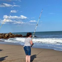 Sargos, pejerreyes y la variada presentes en este inicio de abril en la playa.