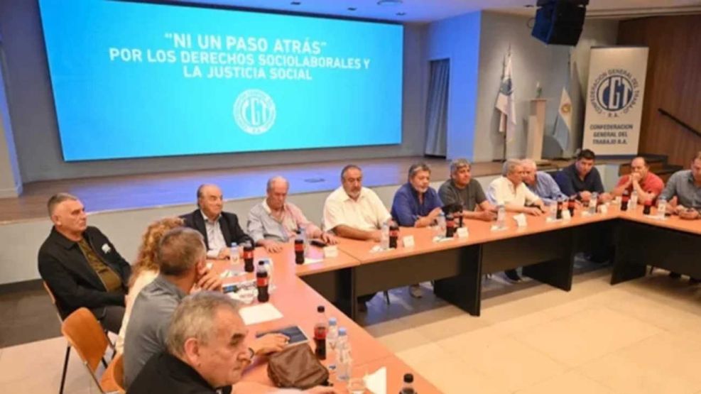 La mesa chica de la CGT mantuvo una reunión en la sede de UPCN 20240403
