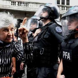 Marcha de los jubilados con los hinchas, la protesta en el Congreso | Foto:Sergio Piemonte
