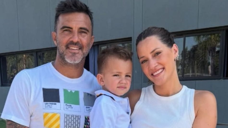 Mica Viciconte junto a Fabián Cubero y su hijo, Luca