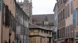 Cuál es el pueblo francés que vende casas por un euro.